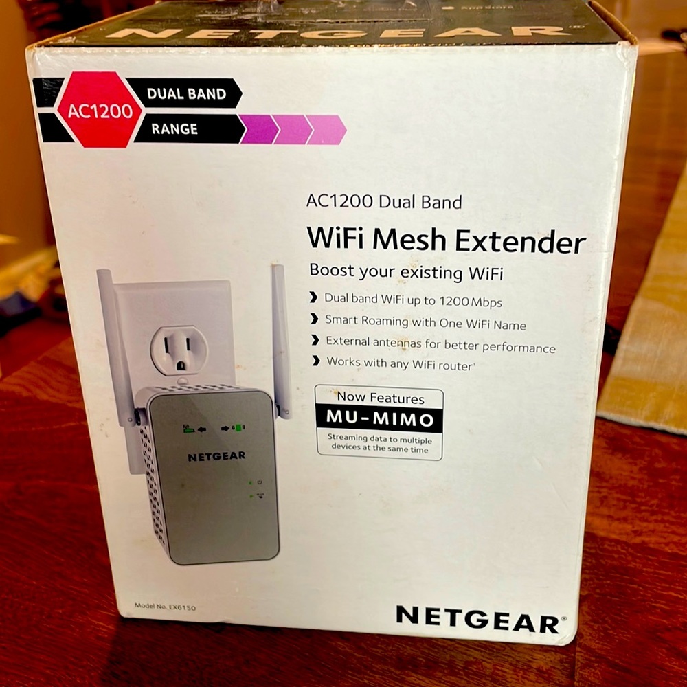 Wifi Mesh Extender AC1200 BRAND NEW NEVER OPENED